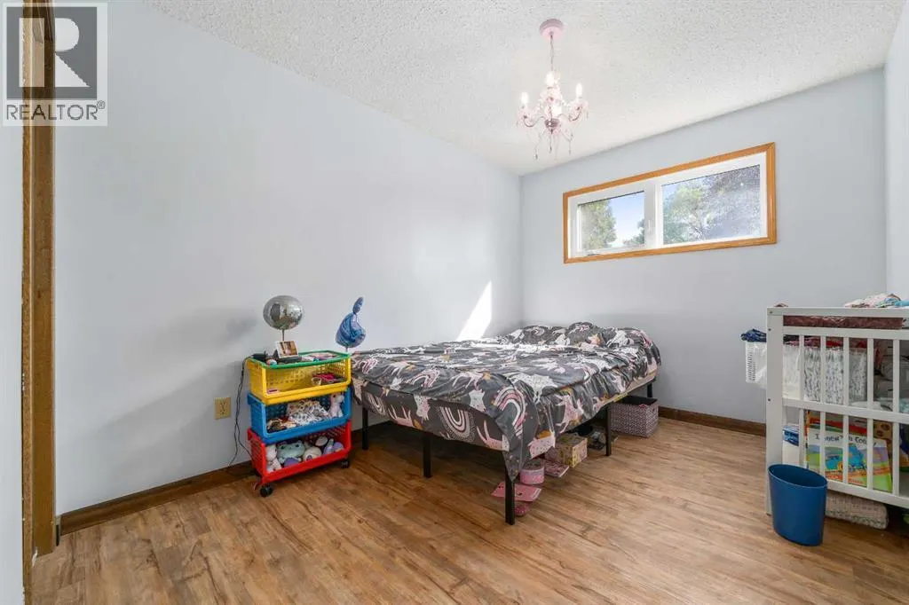 14 Ross Glen Green SE