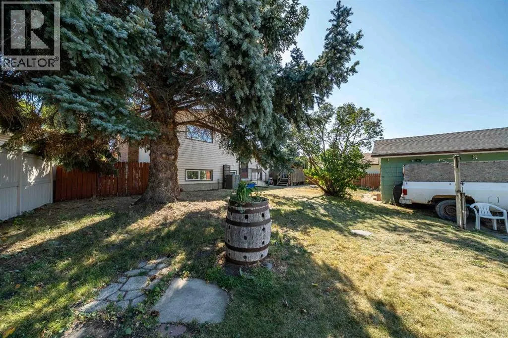 14 Ross Glen Green SE