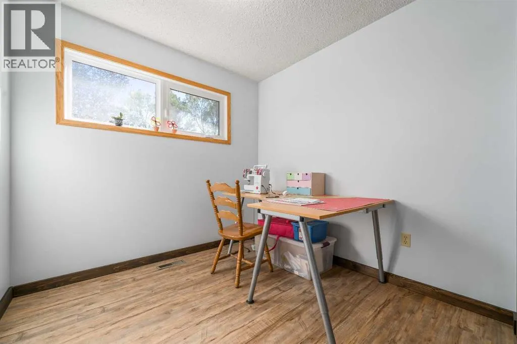 14 Ross Glen Green SE