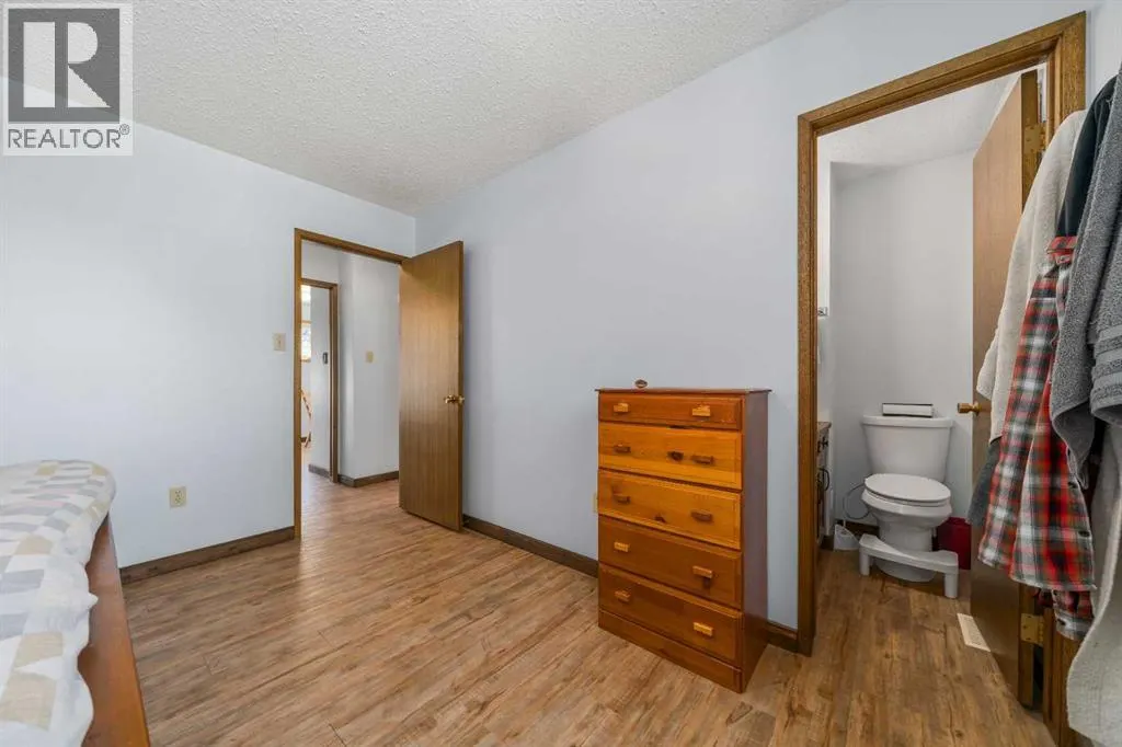 14 Ross Glen Green SE