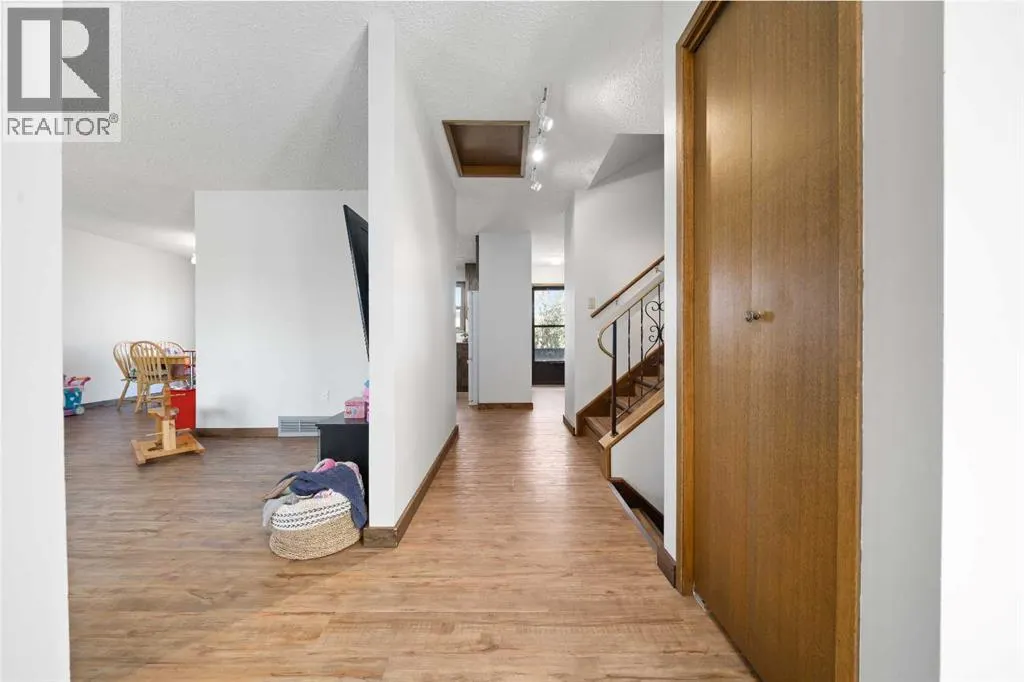 14 Ross Glen Green SE