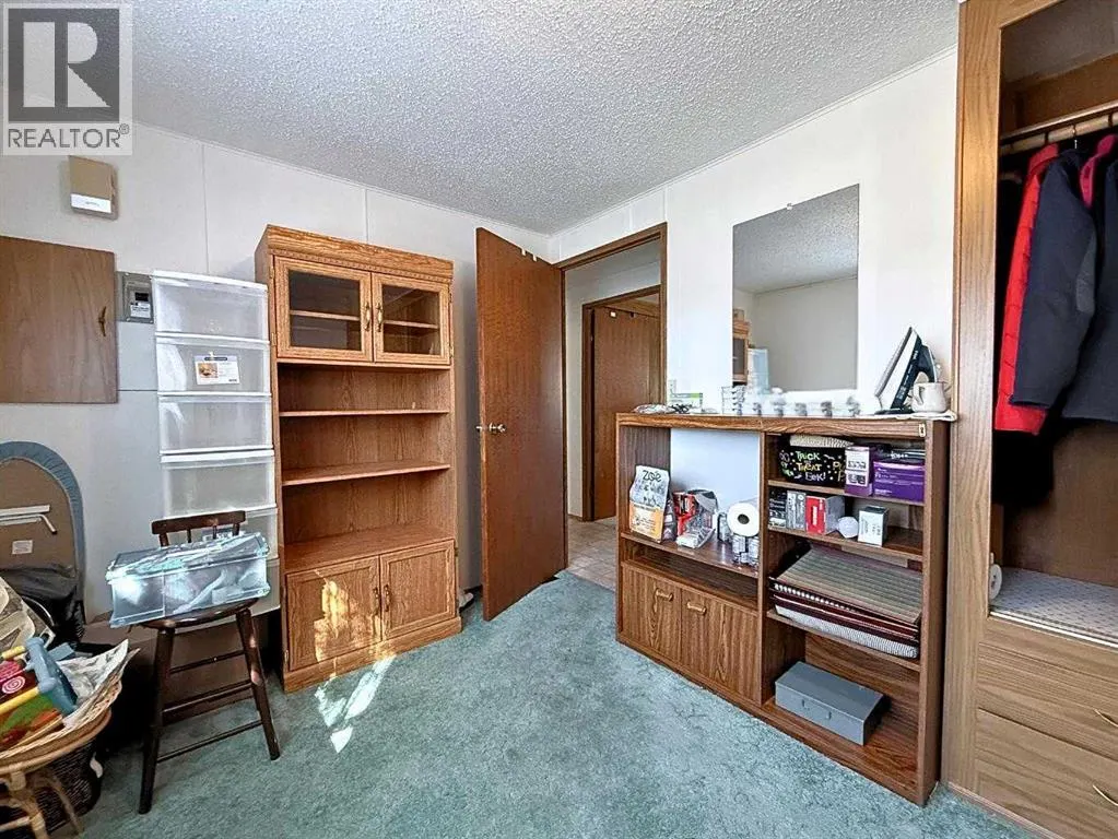 39, 2460 Southview Drive SE