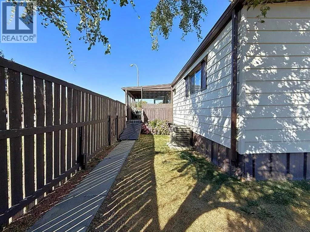 39, 2460 Southview Drive SE