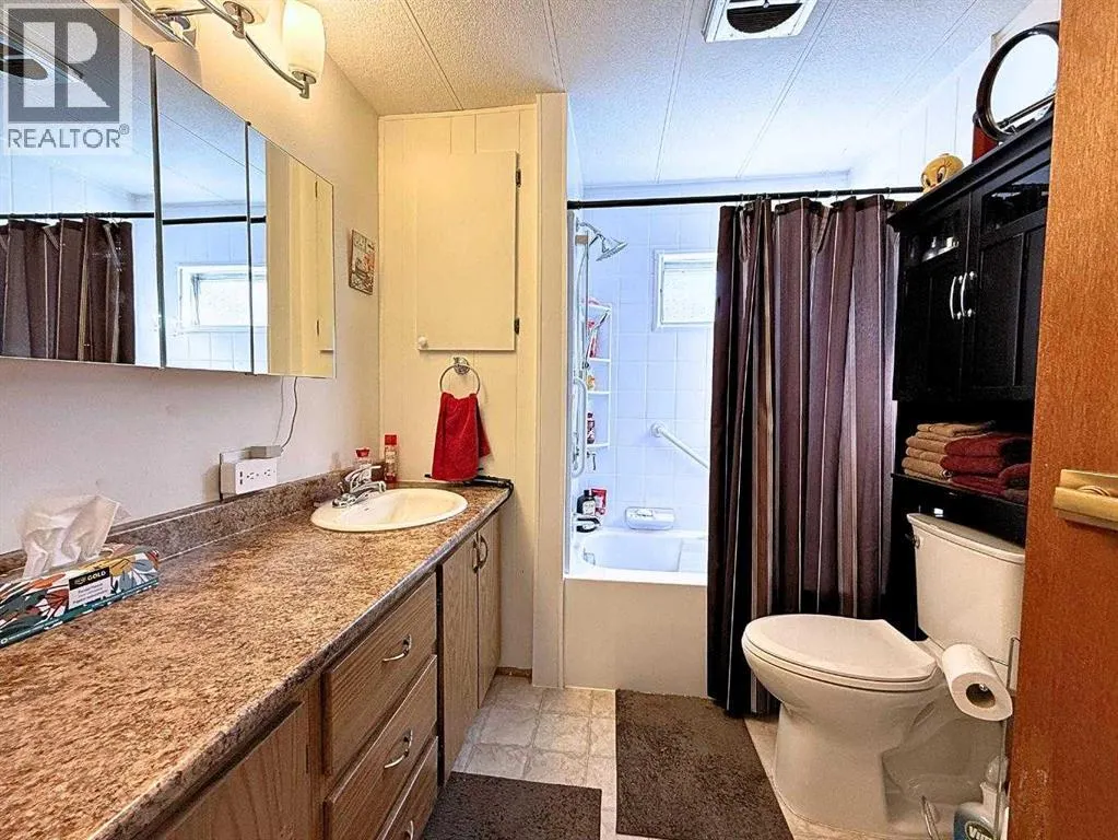 39, 2460 Southview Drive SE