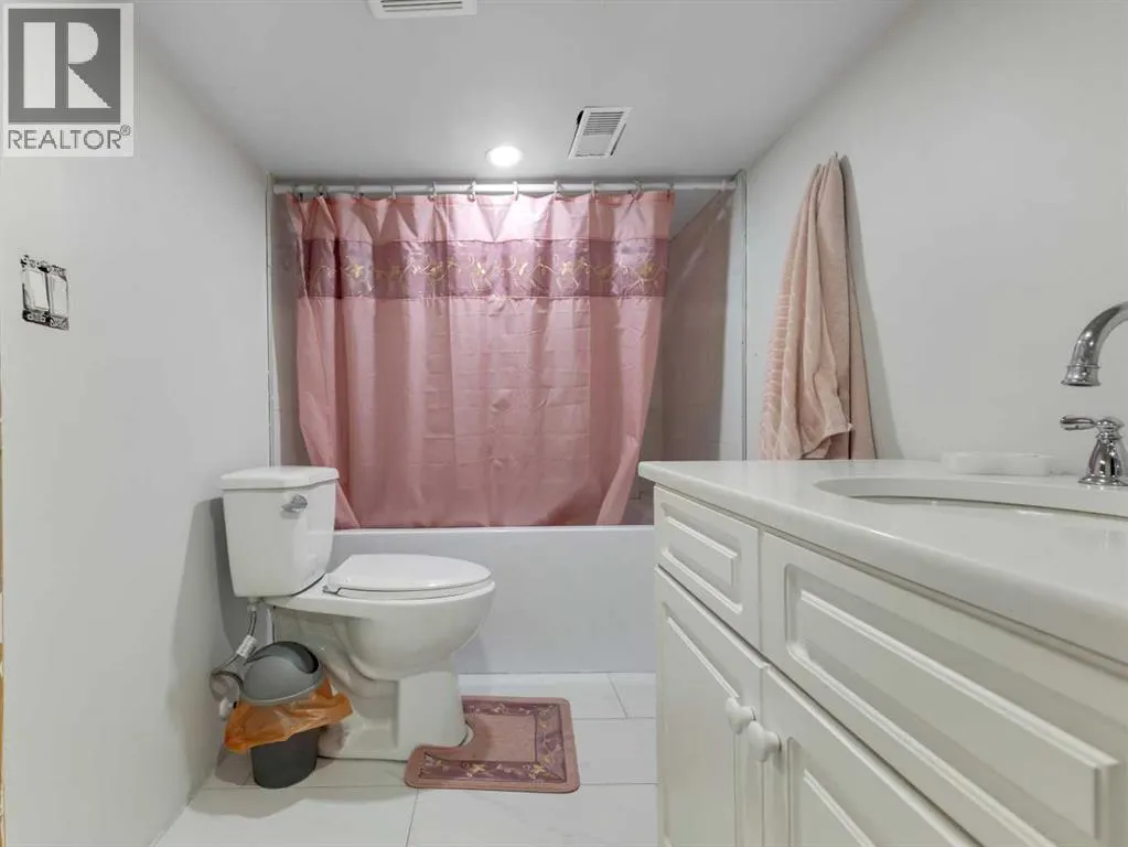 12 Templehill Bay NE