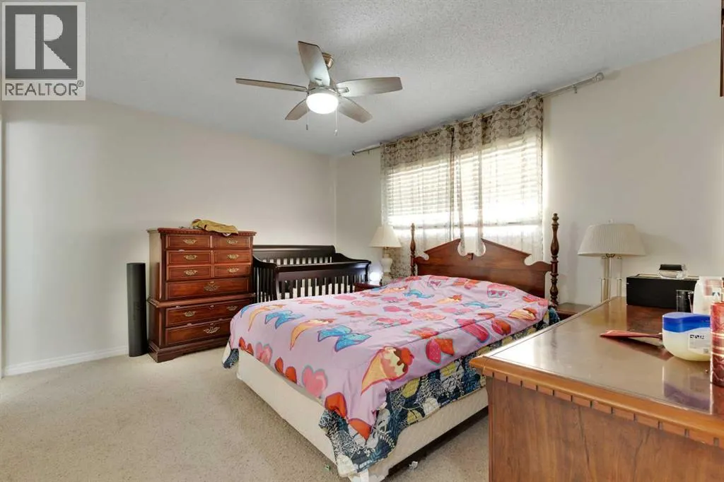 12 Templehill Bay NE