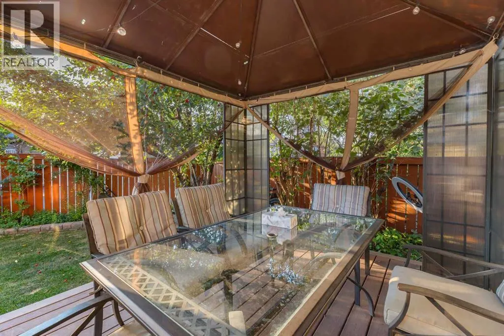 12 Templehill Bay NE
