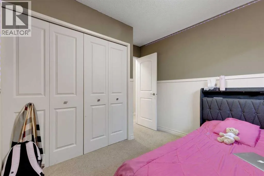 12 Templehill Bay NE