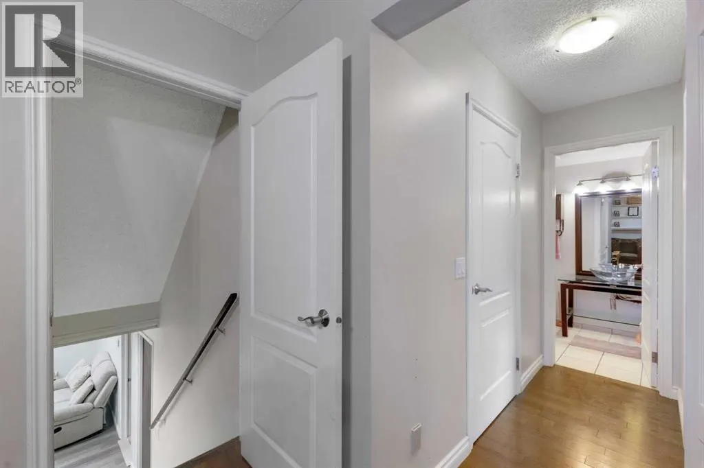 12 Templehill Bay NE