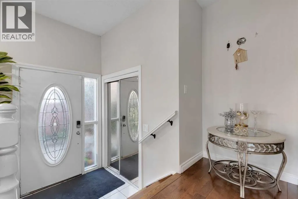 12 Templehill Bay NE
