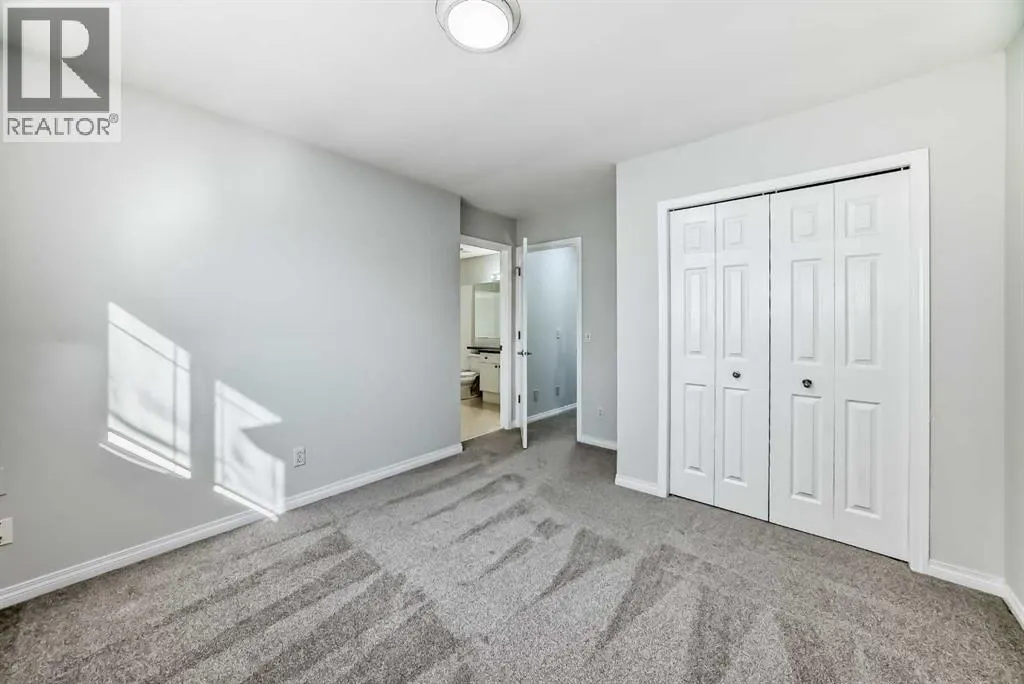 92 simcoe Place SW