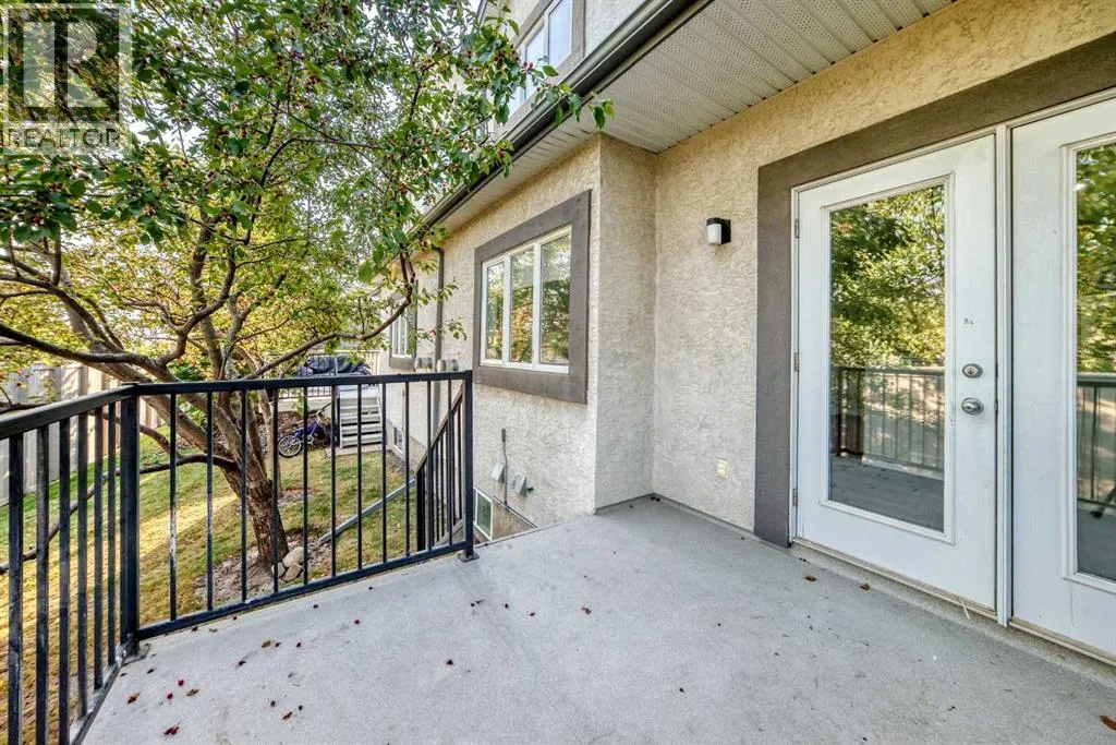 92 simcoe Place SW