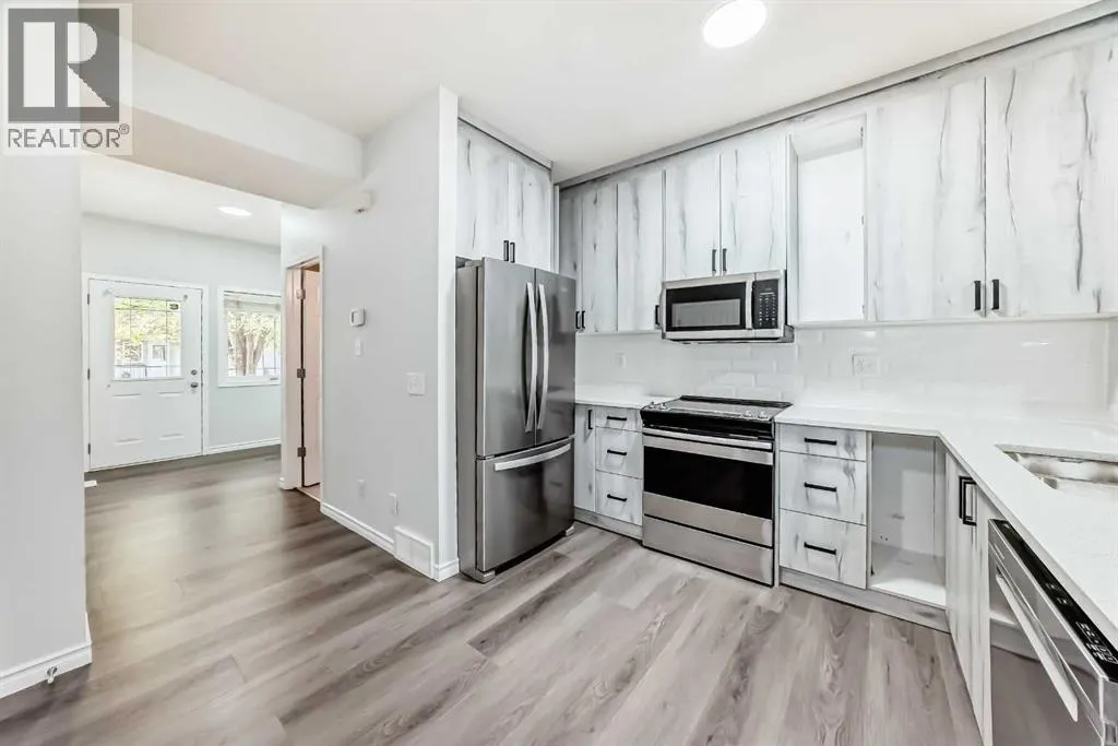 92 simcoe Place SW