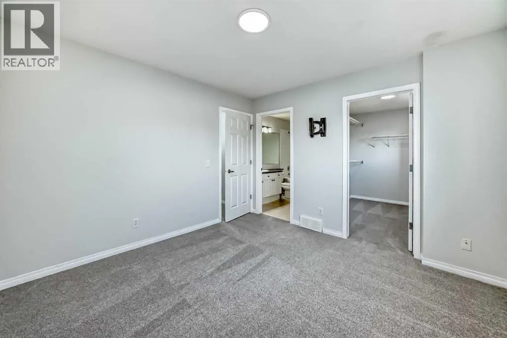 92 simcoe Place SW