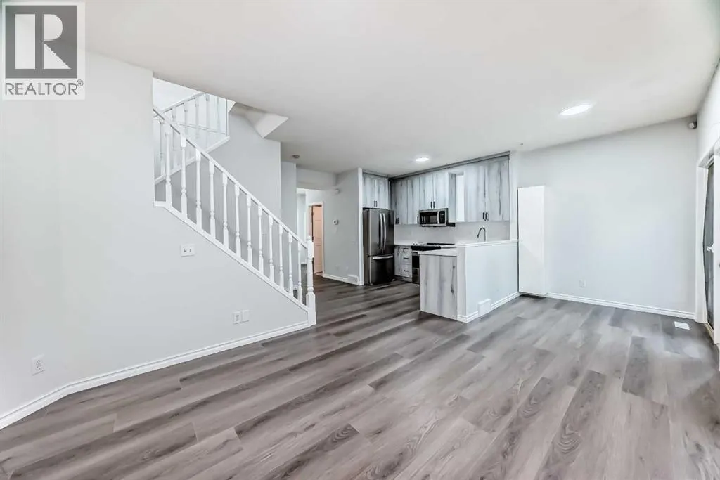 92 simcoe Place SW