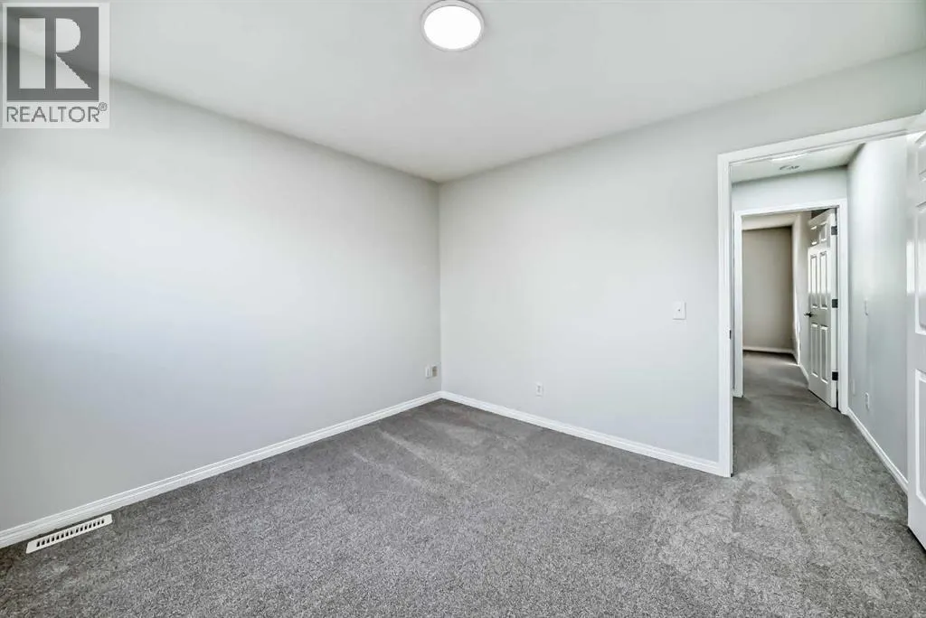92 simcoe Place SW