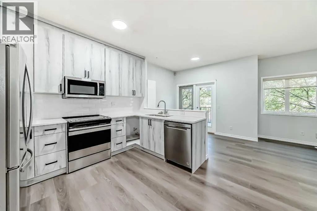 92 simcoe Place SW