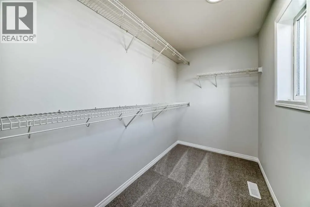 92 simcoe Place SW