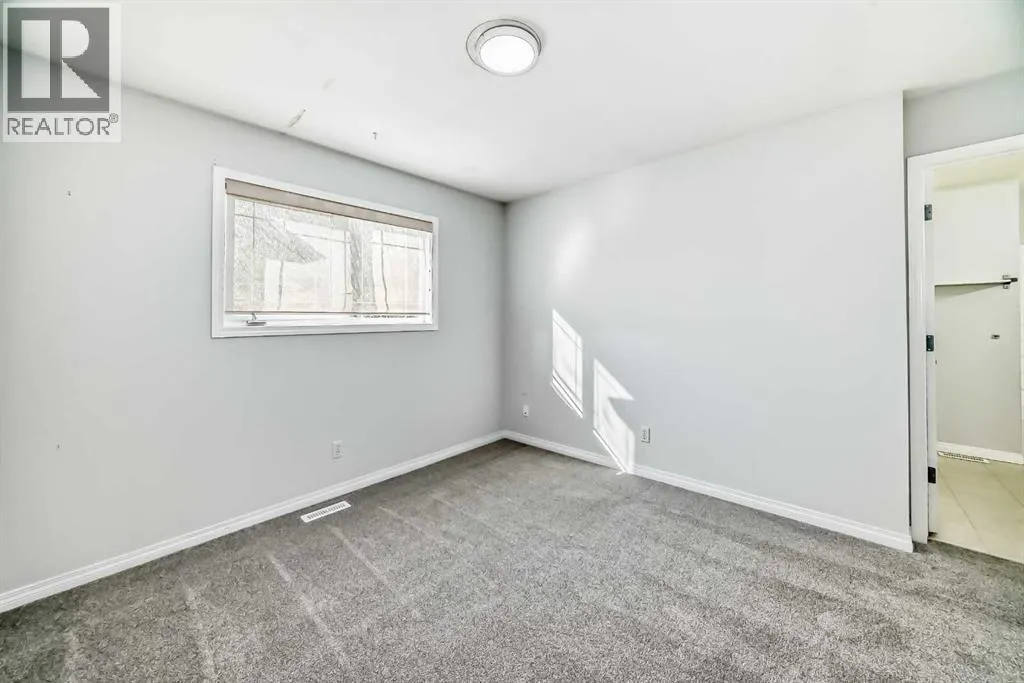 92 simcoe Place SW