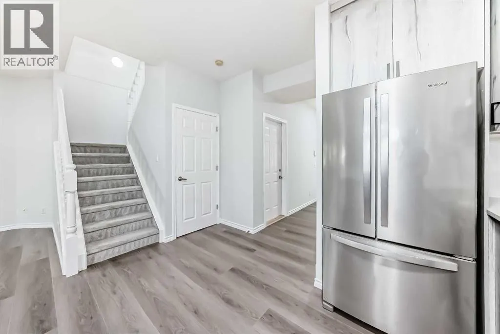92 simcoe Place SW