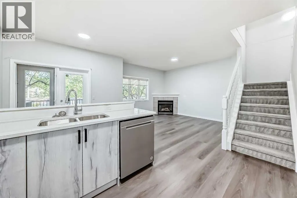 92 simcoe Place SW