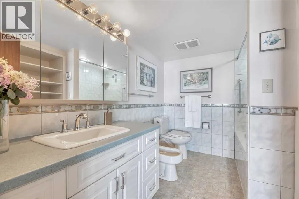 610, 300 Meredith Road NE