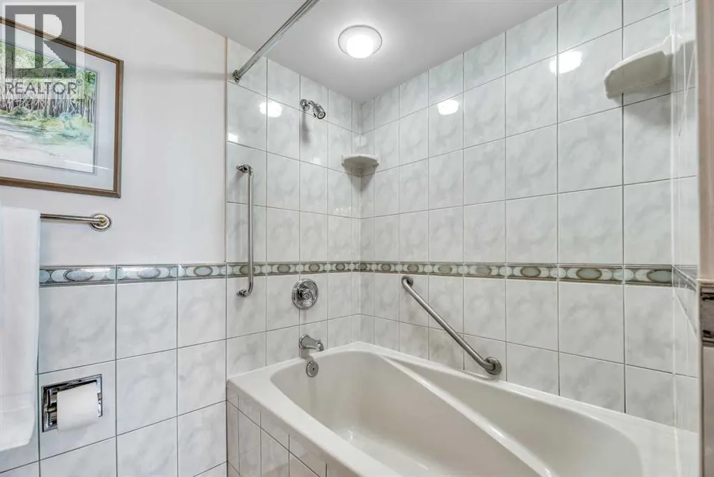 610, 300 Meredith Road NE