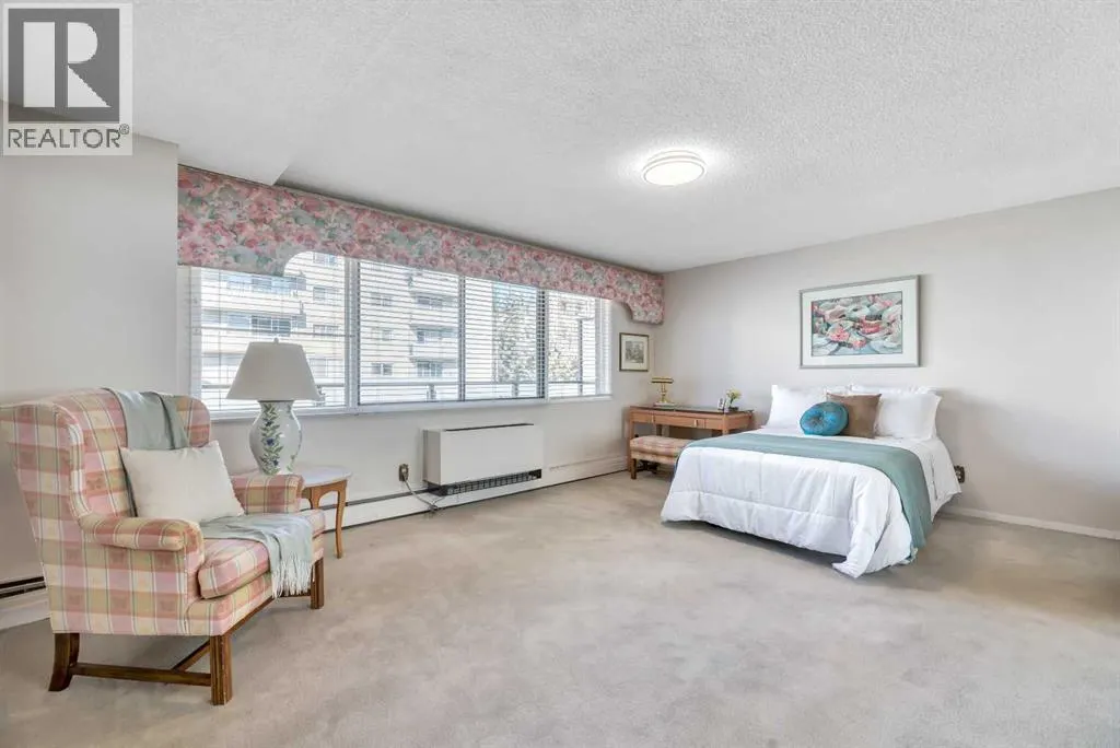 610, 300 Meredith Road NE