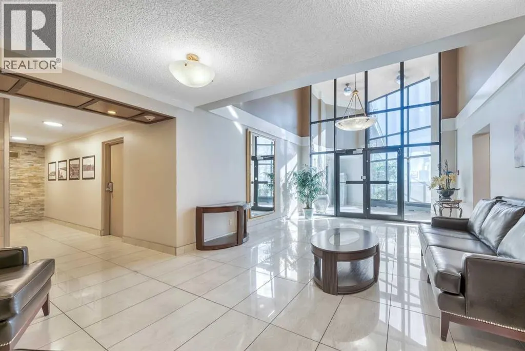 610, 300 Meredith Road NE