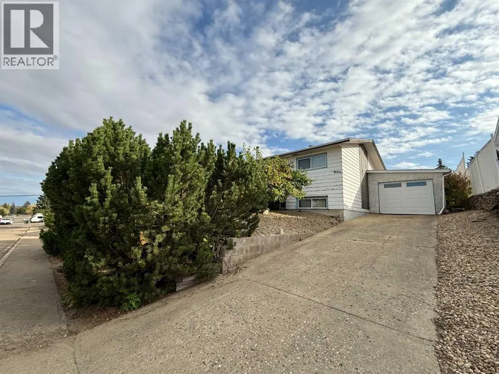 4413 43 Street
