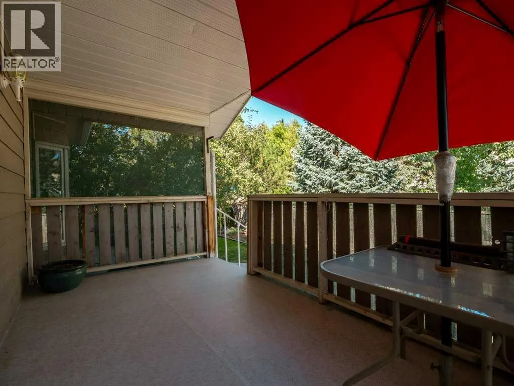 27 Erminerun Place N