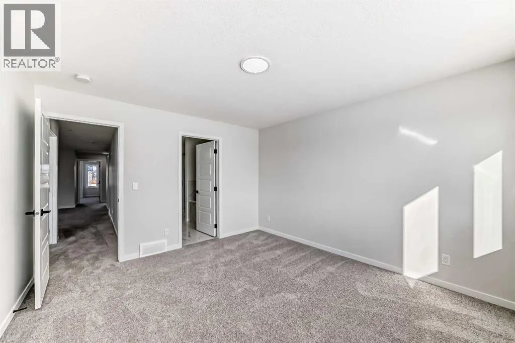 374 Corner Glen Way NE