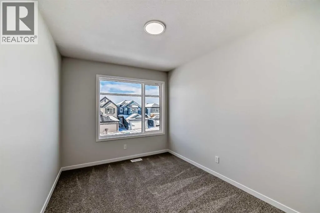 374 Corner Glen Way NE
