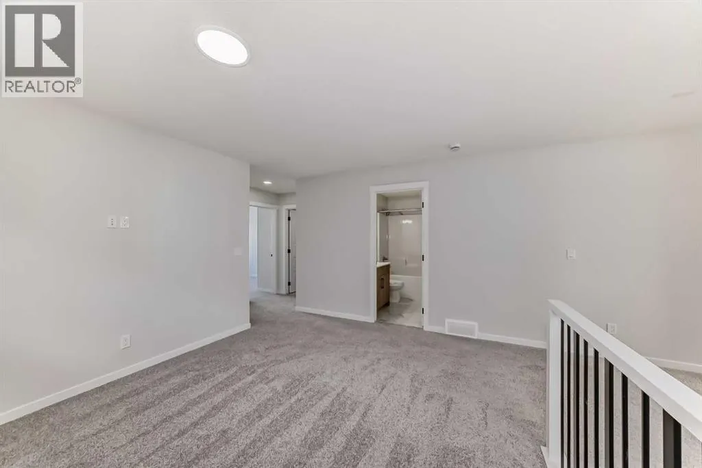 374 Corner Glen Way NE