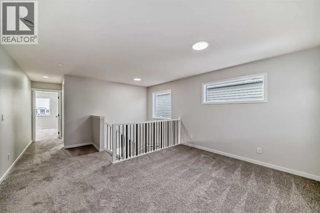 374 Corner Glen Way NE