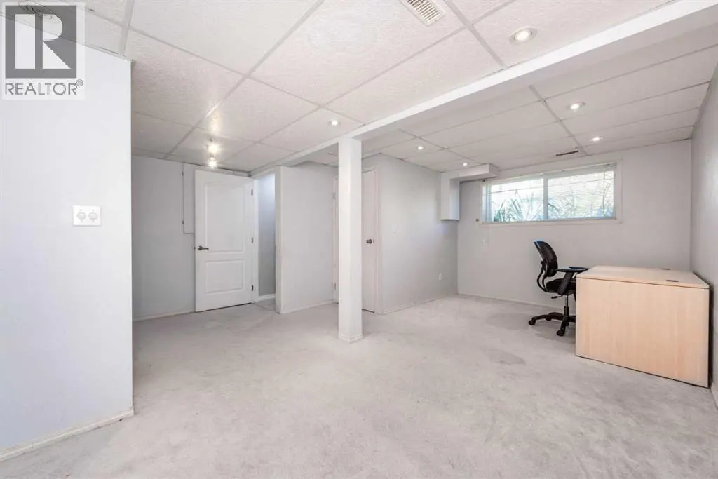 61, 12 Templewood Drive NE
