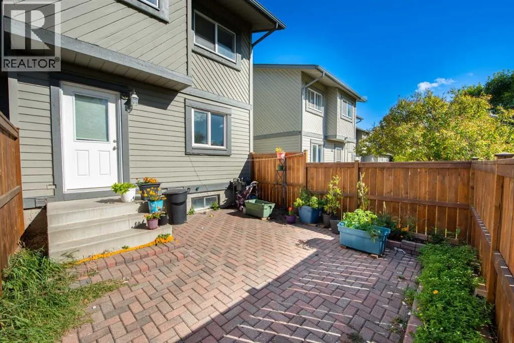 61, 12 Templewood Drive NE
