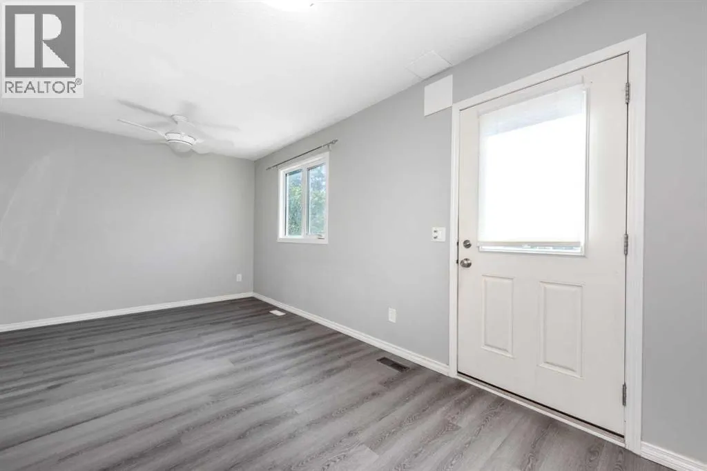 61, 12 Templewood Drive NE