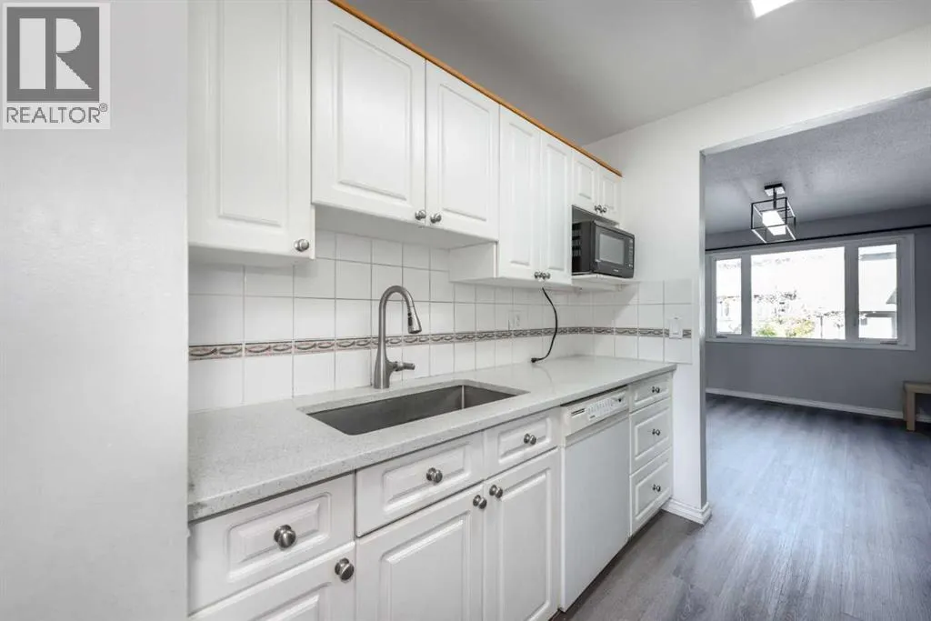 61, 12 Templewood Drive NE