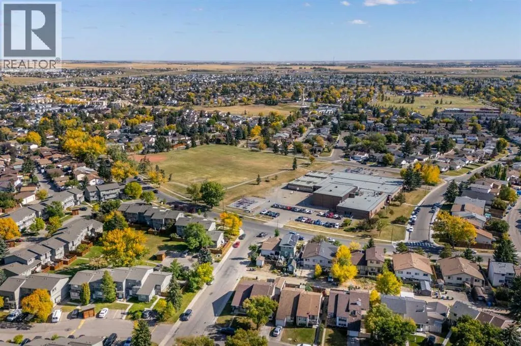 61, 12 Templewood Drive NE