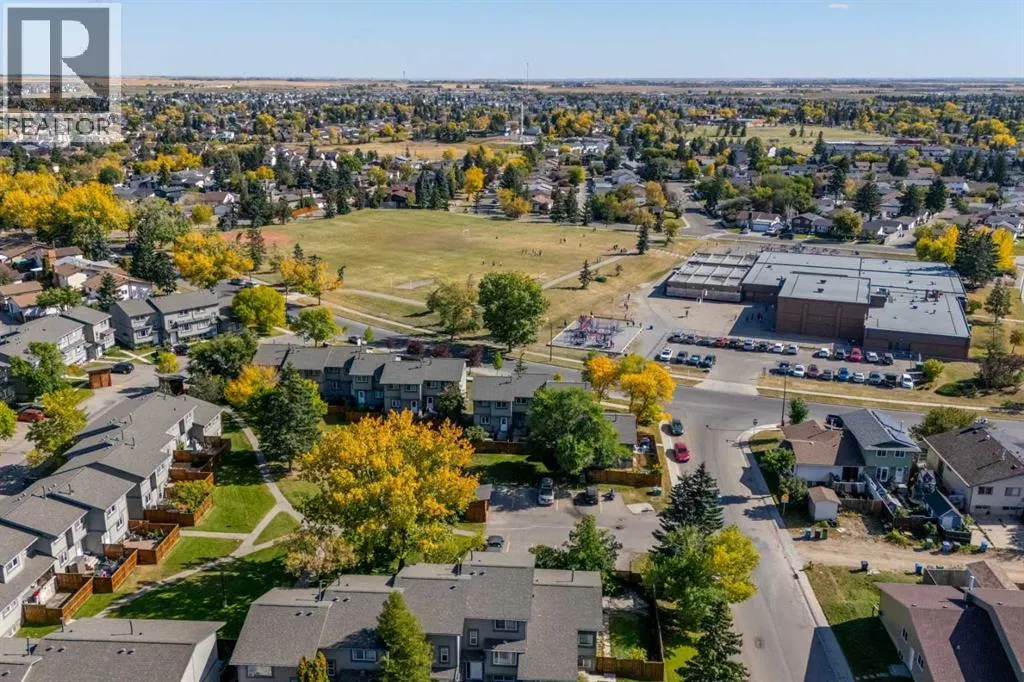 61, 12 Templewood Drive NE