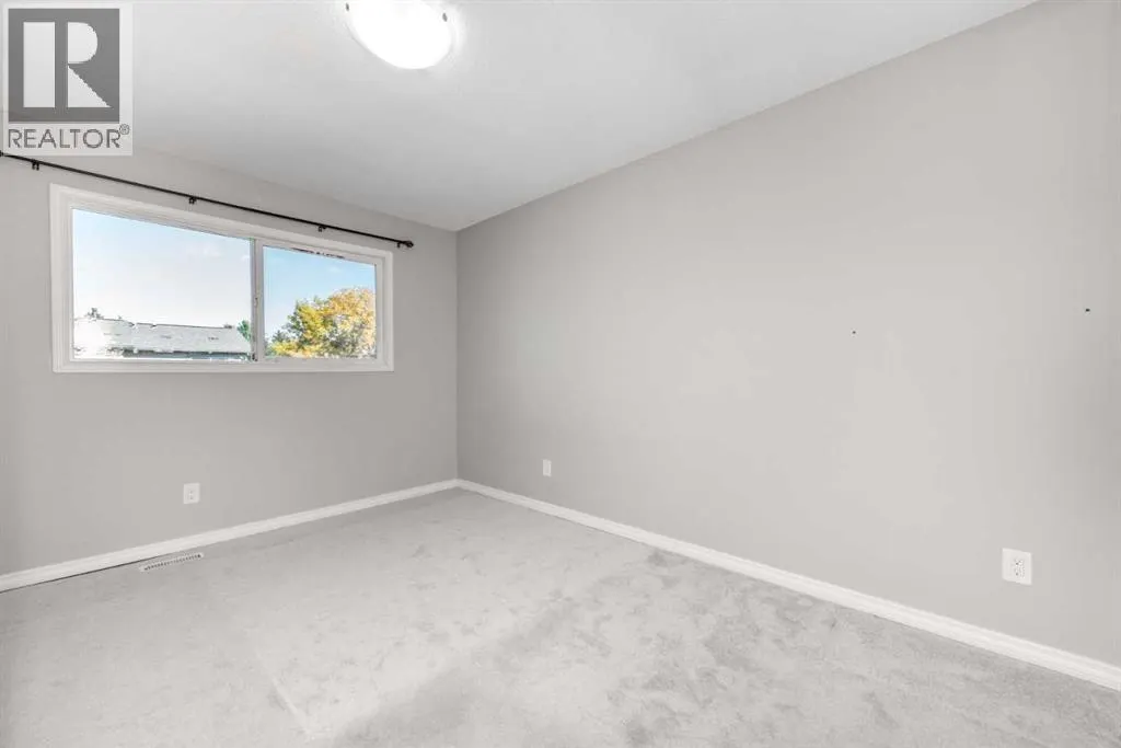 61, 12 Templewood Drive NE