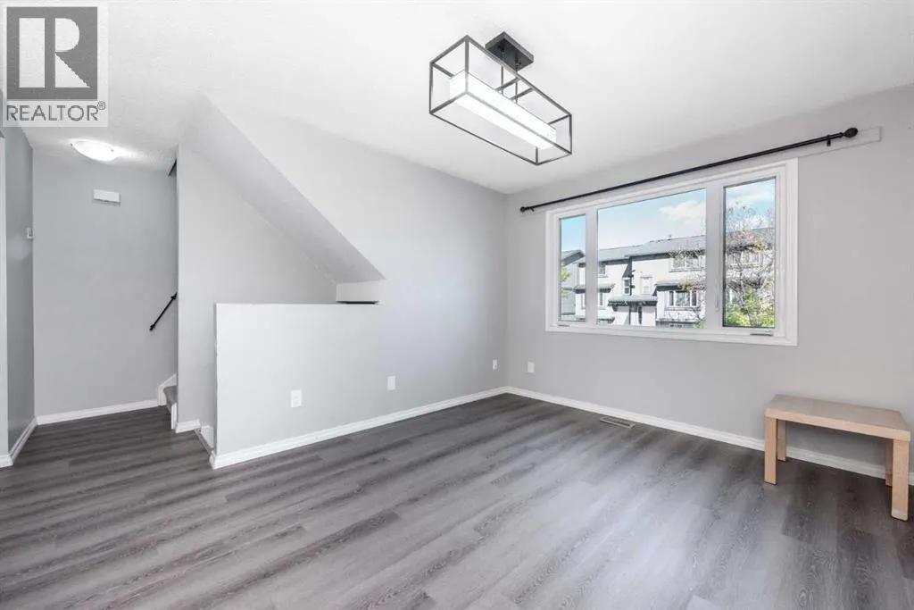 61, 12 Templewood Drive NE