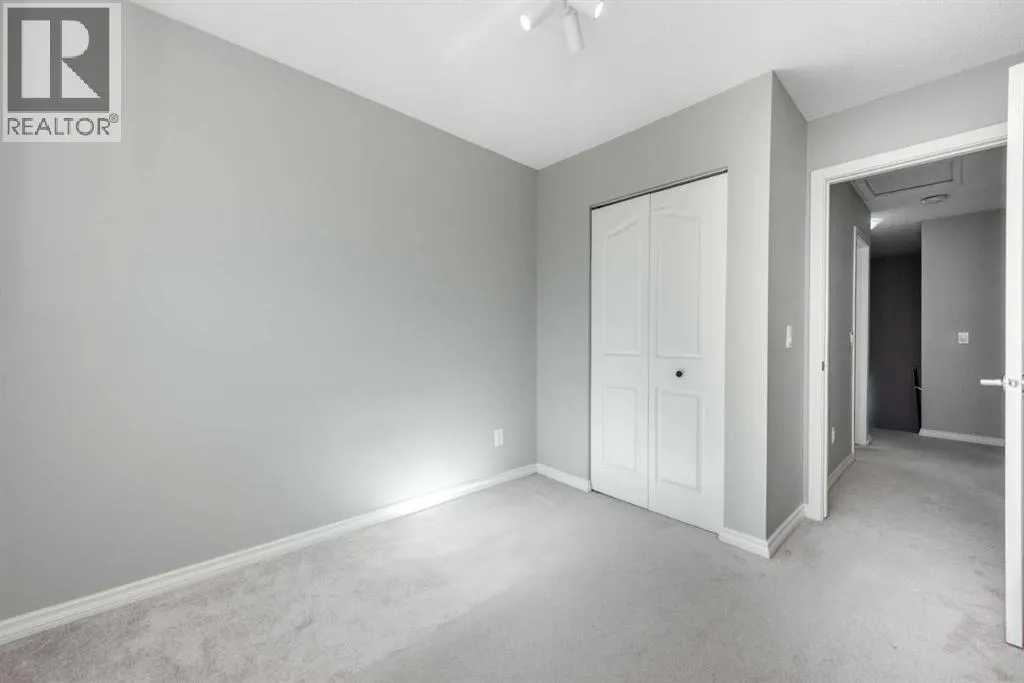 61, 12 Templewood Drive NE