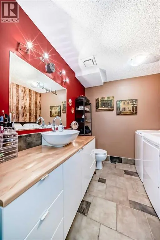 1210, 60 Glamis Drive SW