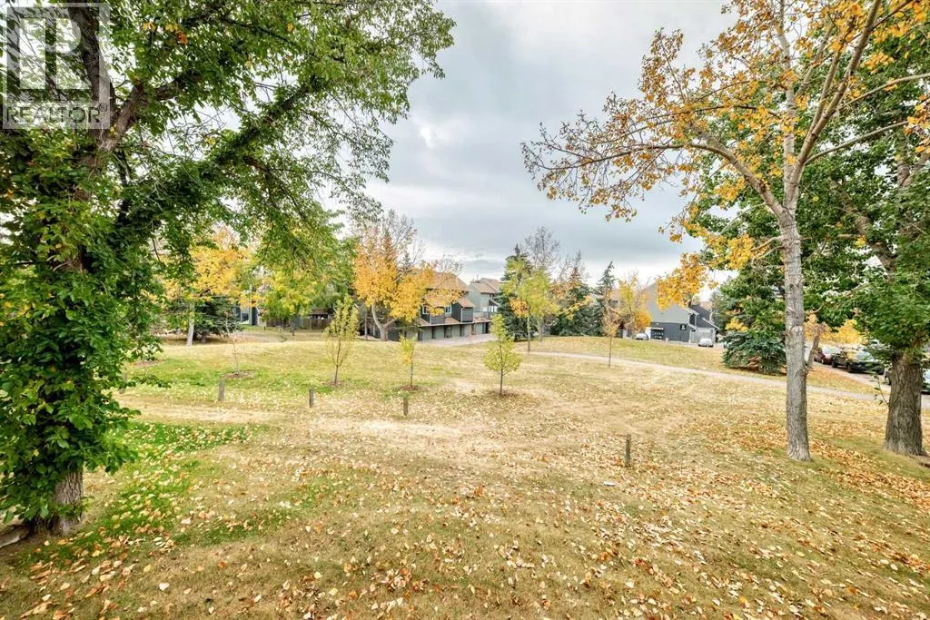 1210, 60 Glamis Drive SW