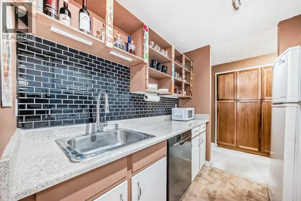 1210, 60 Glamis Drive SW
