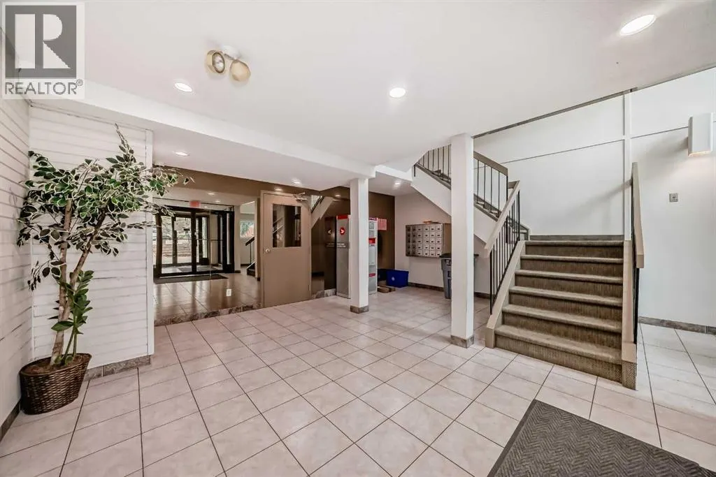 1210, 60 Glamis Drive SW