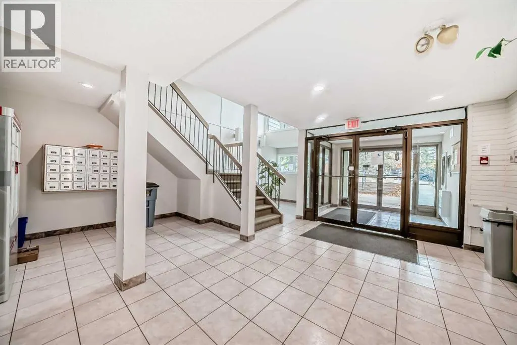 1210, 60 Glamis Drive SW