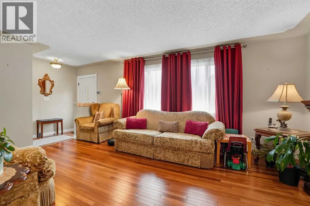 224 Whitestone Crescent NE